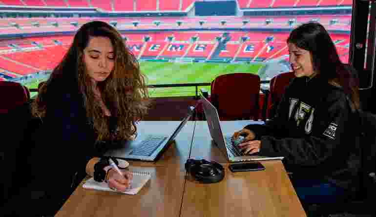 Facilities Wembley female-students-studying-in-wembley
